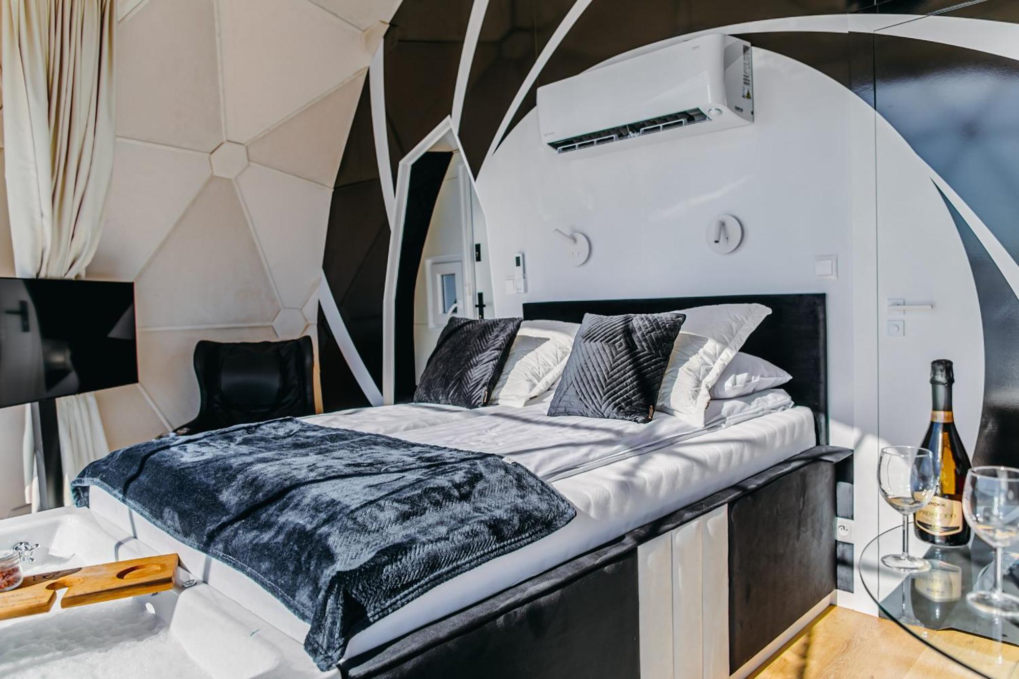 Grand Ht Houseboats - Domki Na Wodzie - Sauna, Jacuzzi, Kominek Mielno  Quarto foto